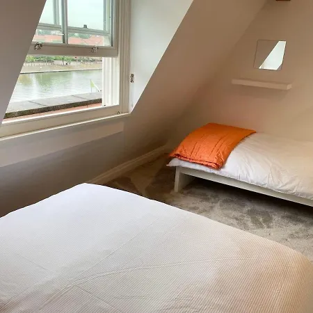 Апартаменти Harbour House Бристоль