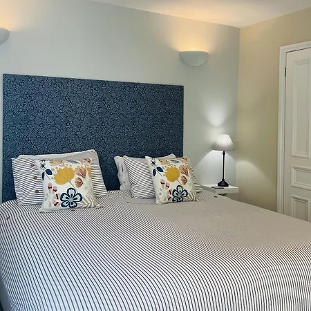 Harbour House Entire Townhouse With Harbour Views, Sleeps Up To 7 People